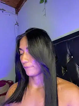 Webcam Model (mailyreid) is live