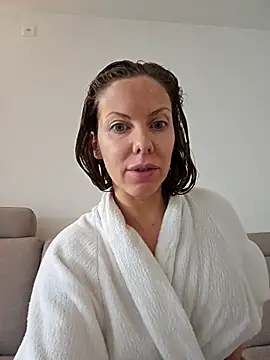 Nova-Lee's Stripchat show and profile