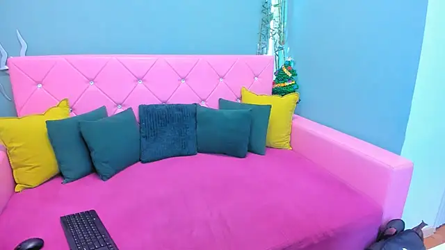 laurasiin - LauraSiin's free webcam