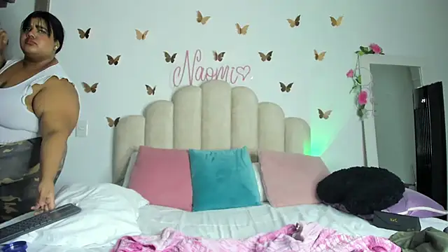 NaomiAsha webcam