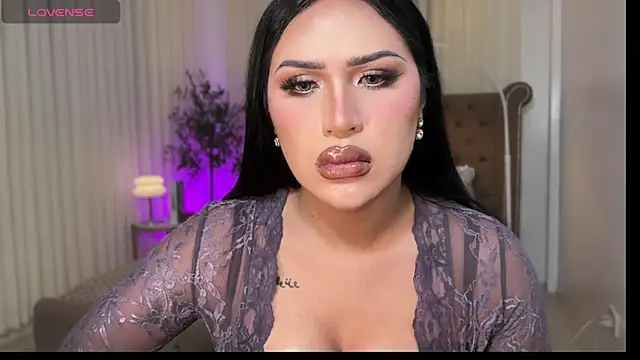 Your_Majesty_Tyra webcam