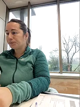 Webcam Model (bichota85) is live