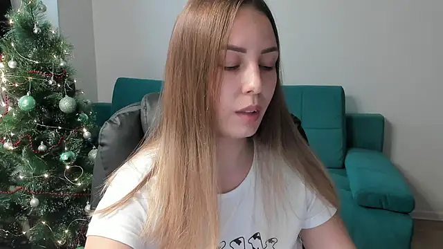 Mia_shy1 webcam