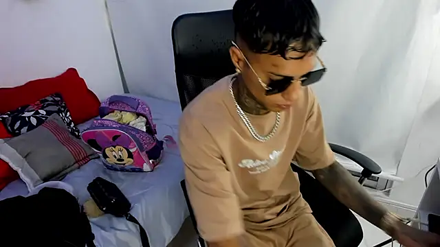 YuleimysAndAlex webcam