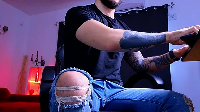 mightyaaron66 - MightyAaron66's free webcam - UK Sex Cams