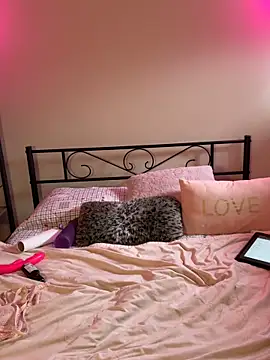 Webcam Model (spycyfanny) is live