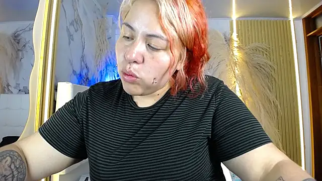 Bruja__Scarlata webcam