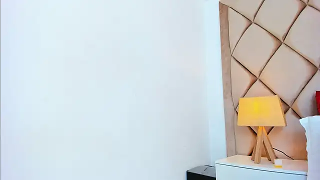 AngelinaDuvall webcam