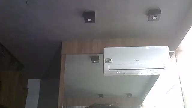 skinnykitten - SkinnyKitten's free webcam - UK Sex Cams