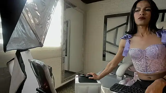 Aisha_hotts777 Live Webcam on Stripchat