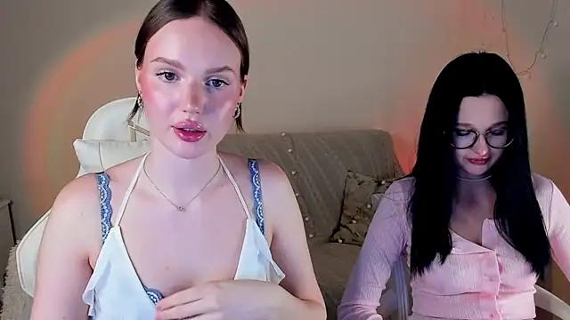 mishkame - MishkaMe's free webcam - UK Sex Cams