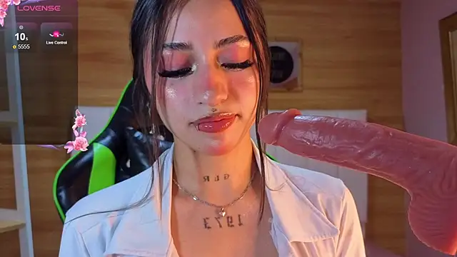 Abril_Velvet_a_ webcam