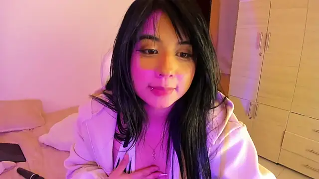 Lilith_salvatoree webcam