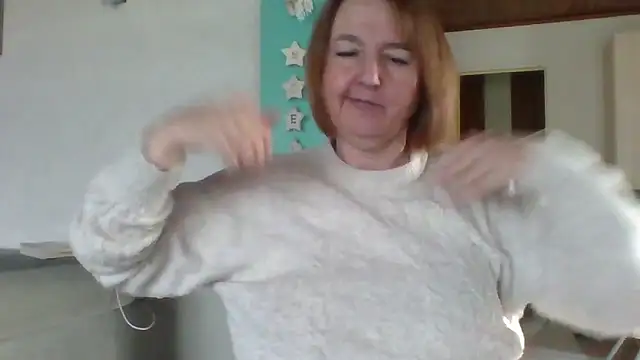 sandcoq (F milf) - Deshabille moi , kdo au melleur tippeur