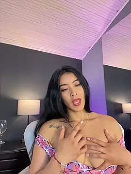 BellaFernandez__ webcam
