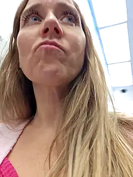 Skyellar from StripChat is Freechat