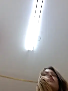 Elianasuarezz webcam