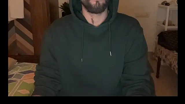 MakeMeAwareAah webcam