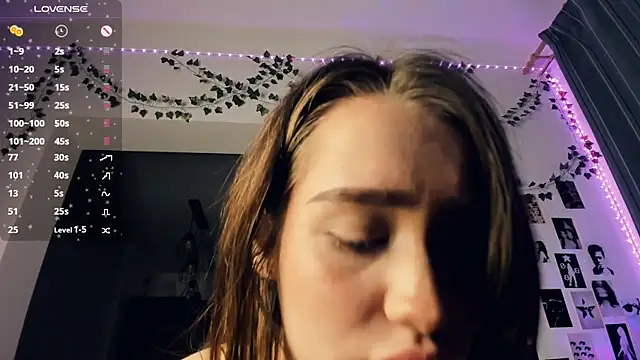 lovelyalivia - Lovelyalivia's free webcam - UK Sex Cams