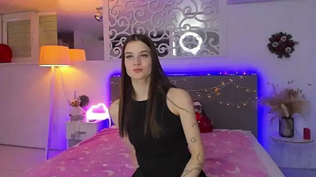 luisaclover - LuisaClover's free webcam - UK Sex Cams