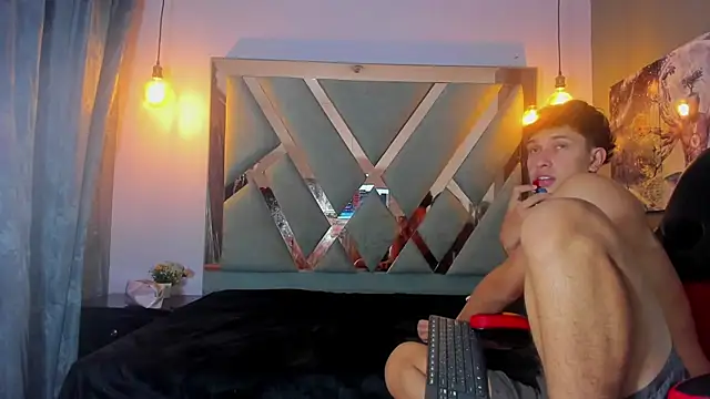 ChanellandMax webcam