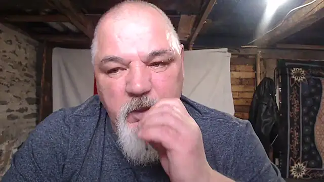 Newfiesausage1972 webcam