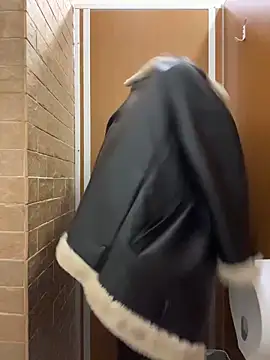 Chloe__Moon from StripChat is Freechat