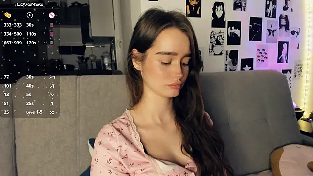 lovelyalivia - Lovelyalivia's free webcam