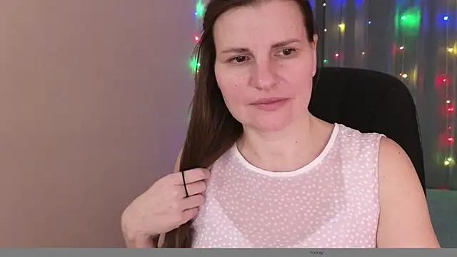 Mirabelle_Velvet webcam