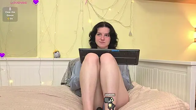 LatinaHuguenin webcam