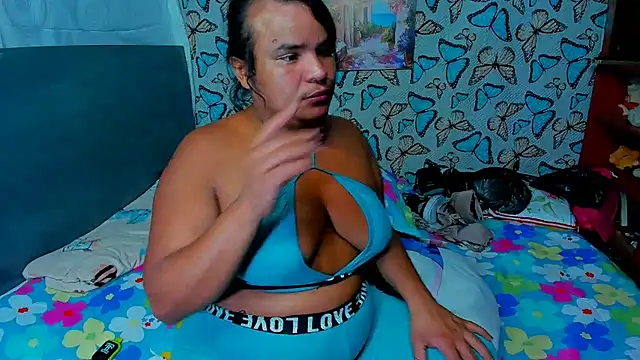 lucianaosorno25 webcam