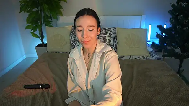 NikkiGoldSide webcam