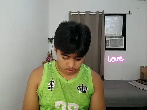 hugecock2hundle_intown (M twink) - Im new here please be kind