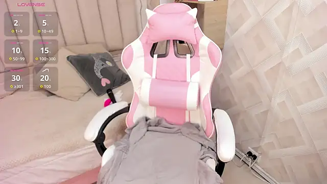 Clhoe_Johnson webcam