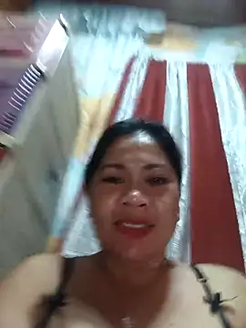 sweetchubbymommy_02 - SweetChubbyMommy_02's free webcam