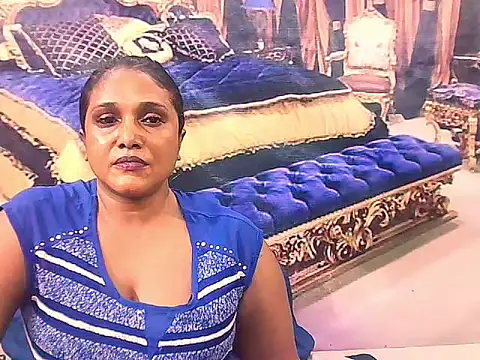 IndianSexyLady4u webcam