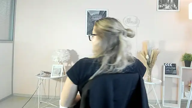 aurabogucki - AuraBogucki's free webcam