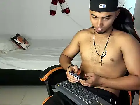 andrew_jonhes webcam