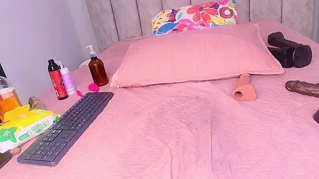 sharlott_miller webcam