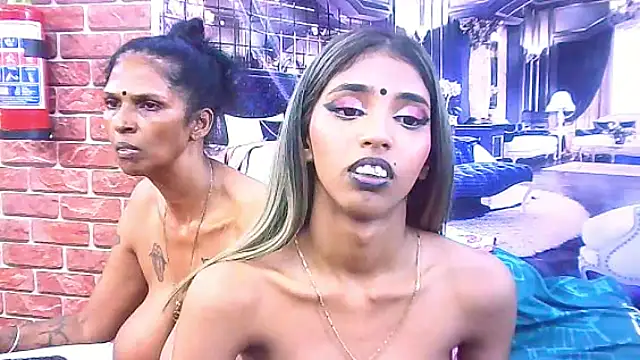 IndianSexySlender webcam