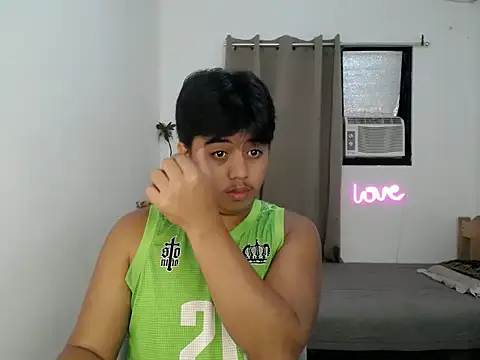 hugecock2hundle_intown (M twink) - Im new here please be kind