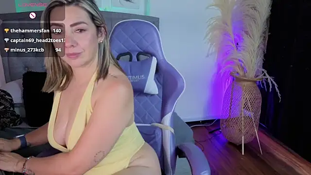 isabella_lt - Isabella_lt's free webcam