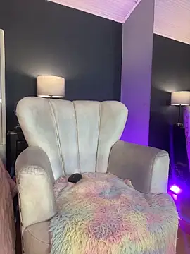 BellaFernandez__ webcam