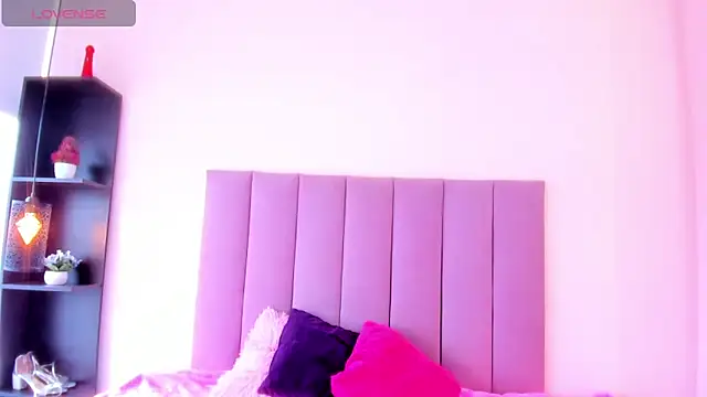 violet_myerrs webcam