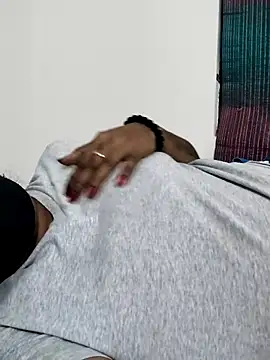 Webcam Model (Tamilrojanew)  is live.Free join now!