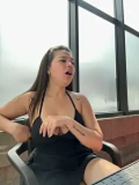 Webcam Model (Alyshanon18) is live