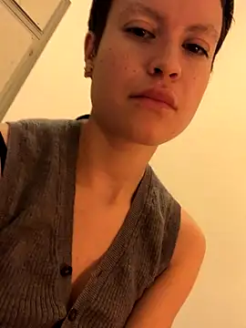 YoungDutchRuby – webcam model profile photo