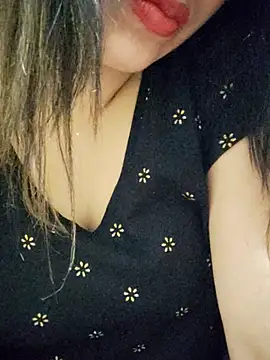 Webcam Model (Tanha18)  is live.Free join now!