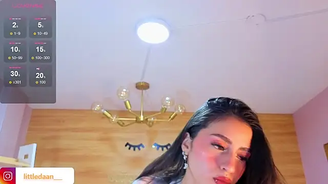 Abril_Velvet_a_ webcam