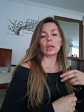 karina_warthon webcam